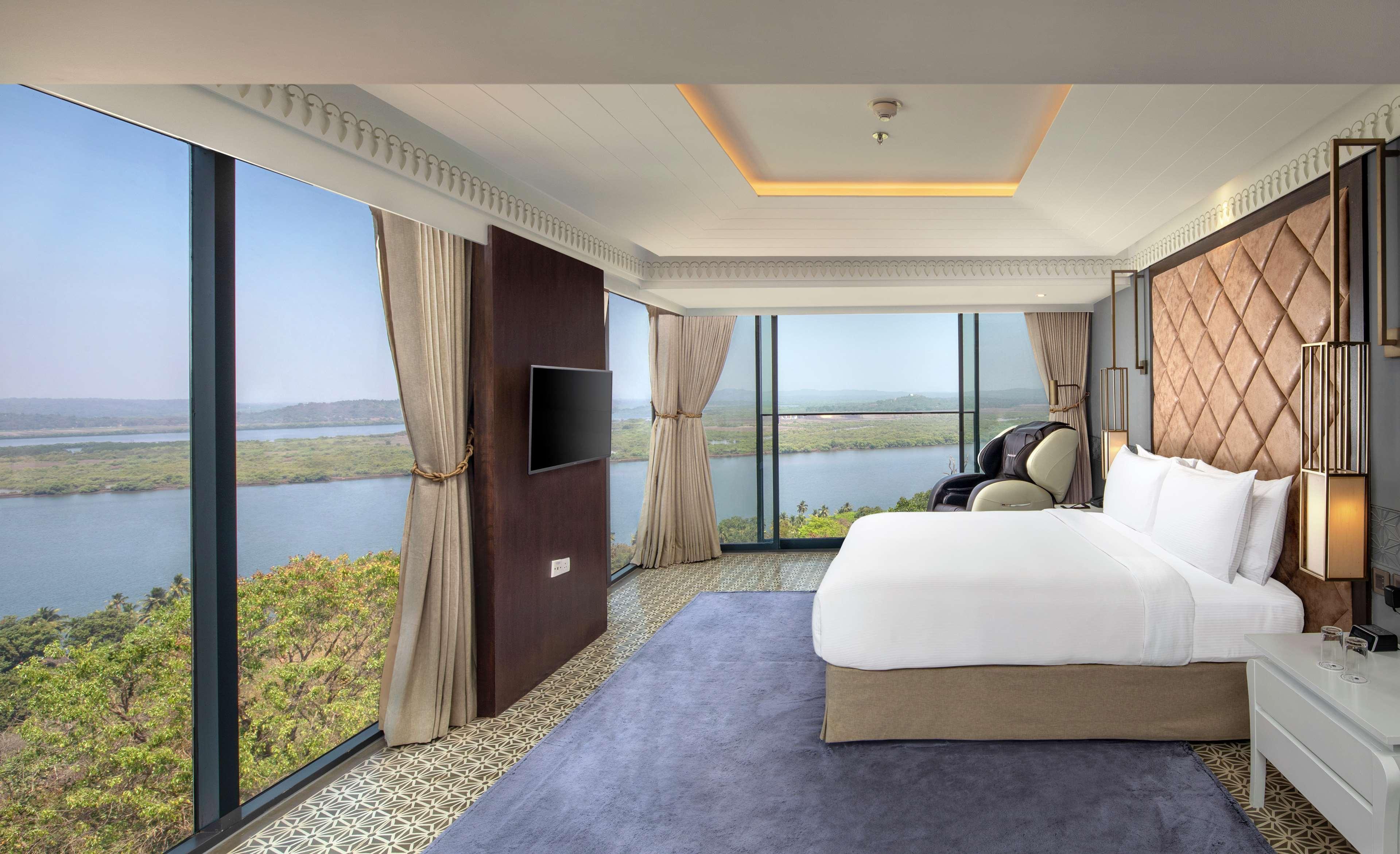 Doubletree By Hilton Goa - Panaji Ξενοδοχείο Εξωτερικό φωτογραφία