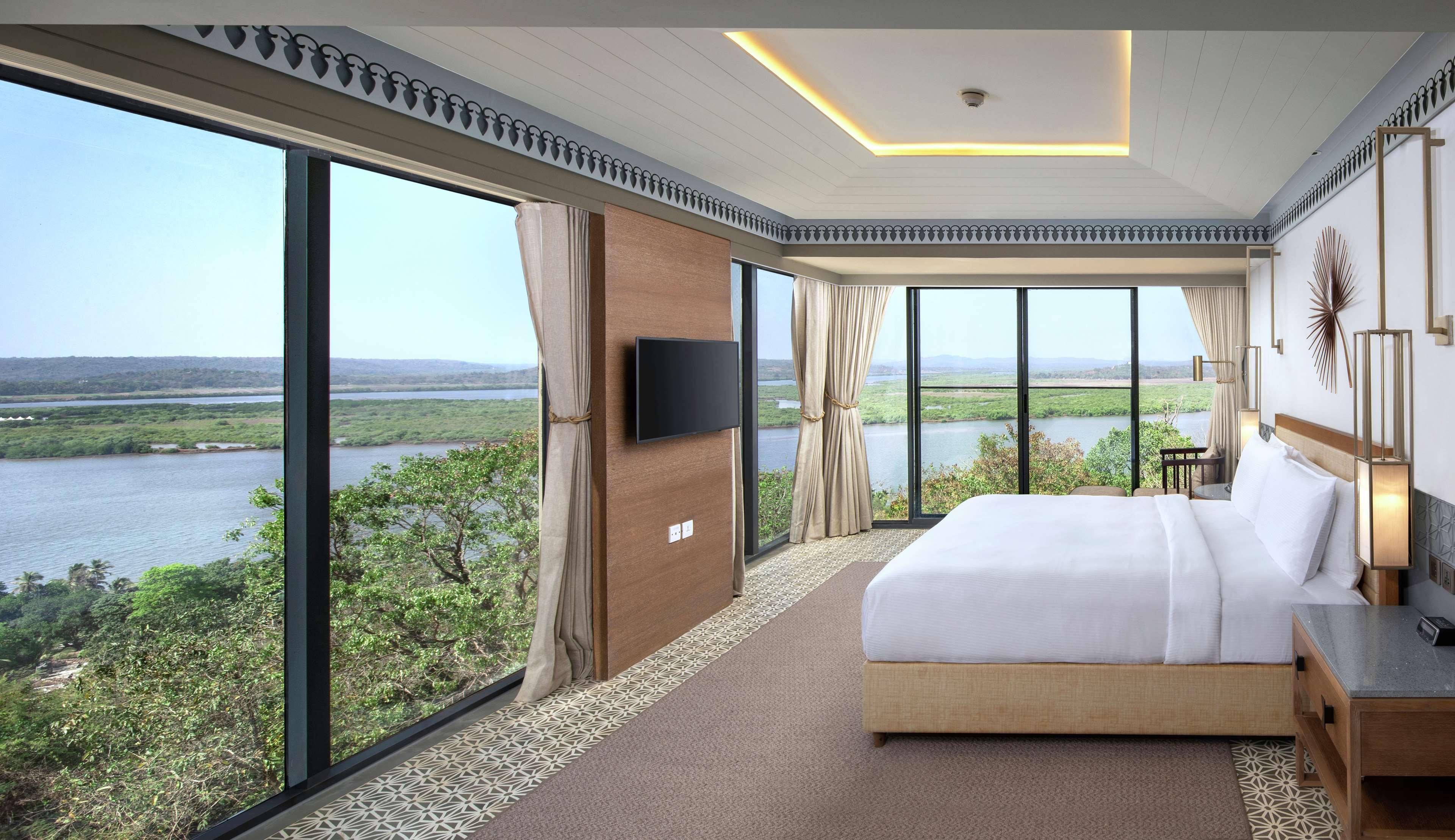 Doubletree By Hilton Goa - Panaji Ξενοδοχείο Εξωτερικό φωτογραφία
