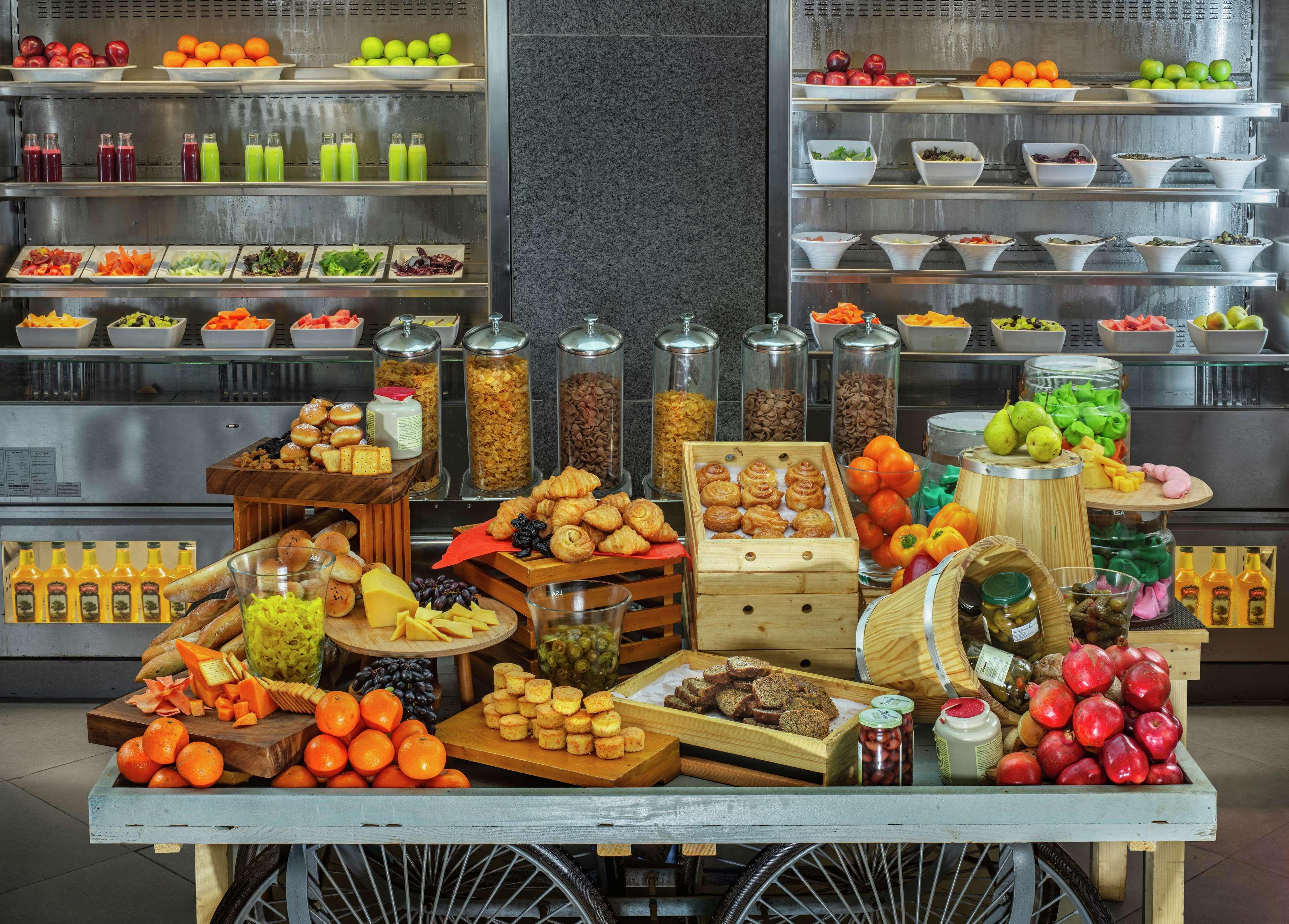 Doubletree By Hilton Goa - Panaji Ξενοδοχείο Εξωτερικό φωτογραφία