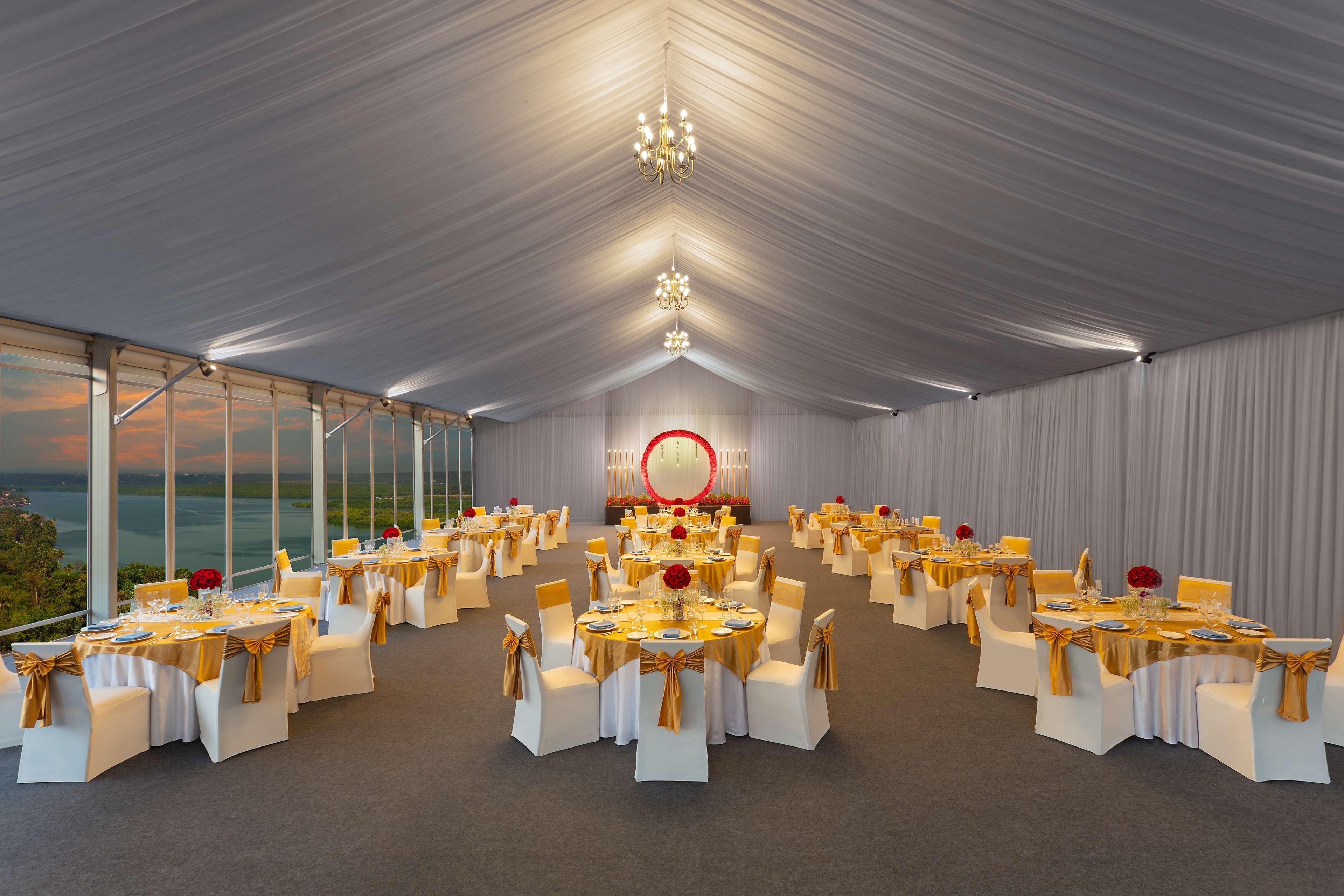 Doubletree By Hilton Goa - Panaji Ξενοδοχείο Εξωτερικό φωτογραφία