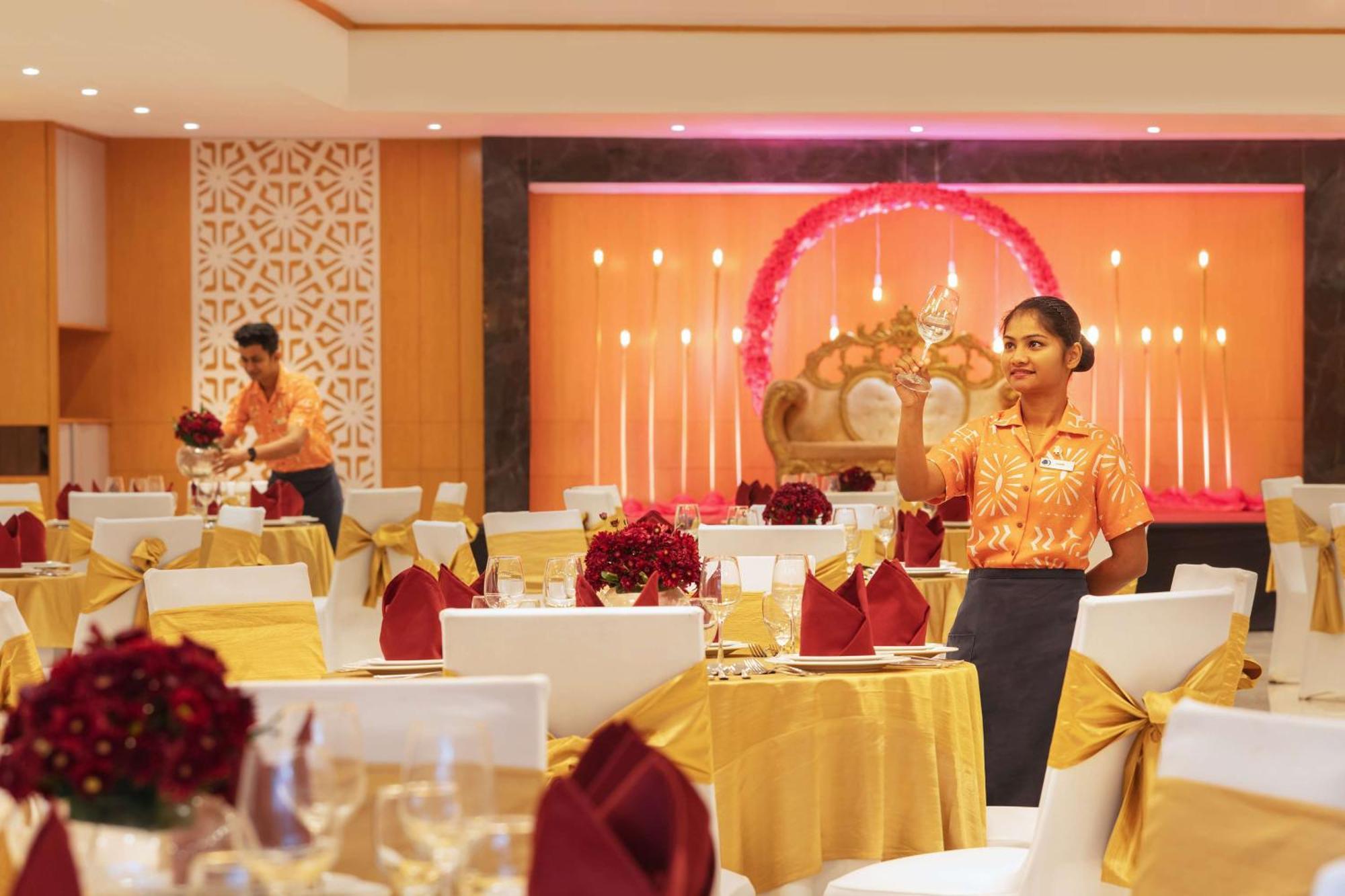 Doubletree By Hilton Goa - Panaji Ξενοδοχείο Εξωτερικό φωτογραφία