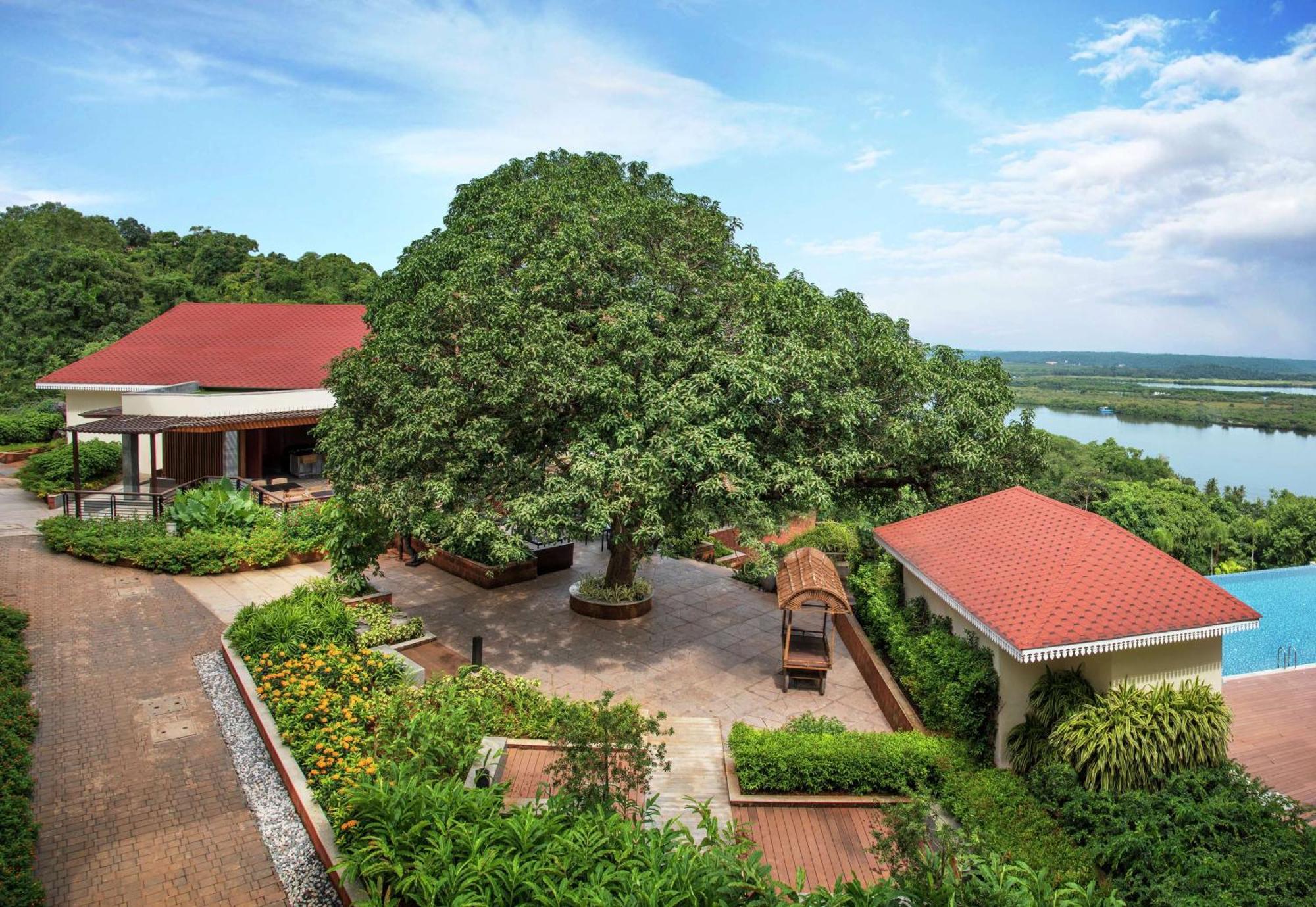 Doubletree By Hilton Goa - Panaji Ξενοδοχείο Εξωτερικό φωτογραφία